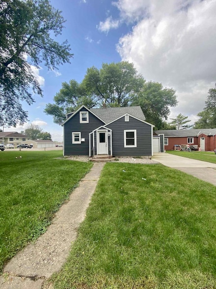 511 Division St N, Clara City, MN 56222