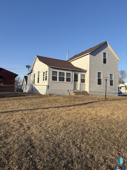 2130 E 12th St, Sioux Falls, SD 57103