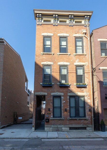 1329 Republic St, Cincinnati, OH 45202