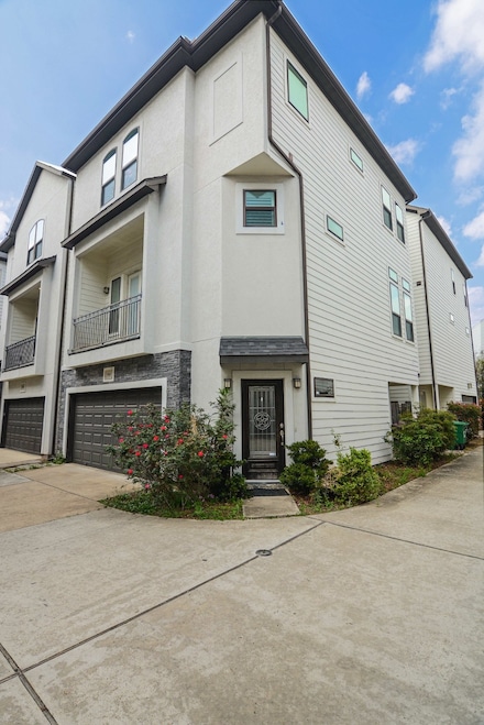 964 W 24th St, Houston, TX 77008