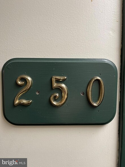 250 W 2nd St, Waynesboro, PA 17268