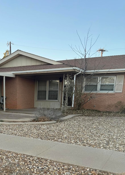 1600 W Lynn St, Slaton, TX 79364