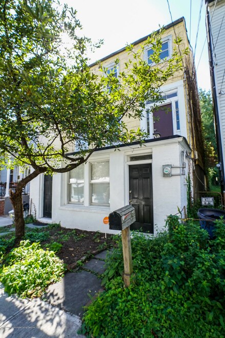 112 Wright St, Staten Island, NY 10304