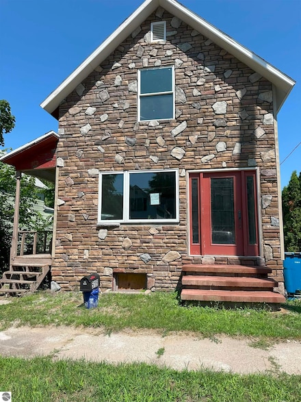 519 Davis St, Manistee, MI 49660