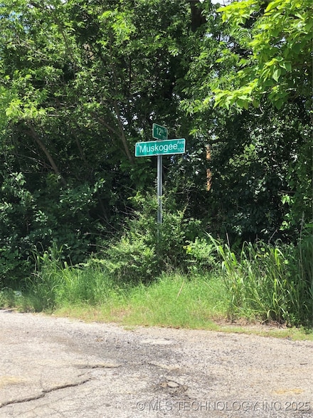 737 N 12th St, Sapulpa, OK 74066