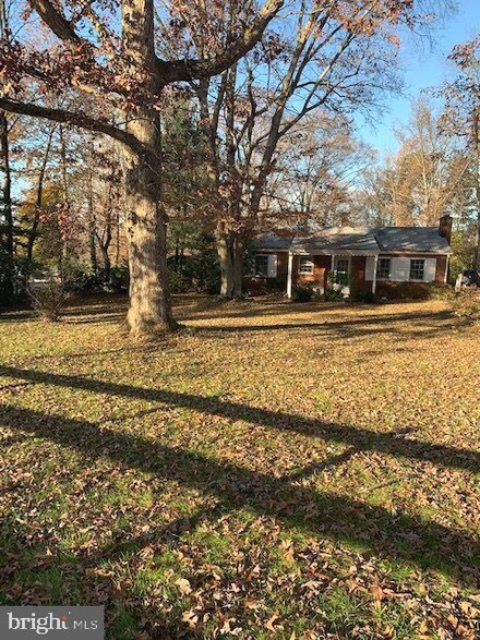 8716 Yorkshire Ln, Manassas, VA 20111