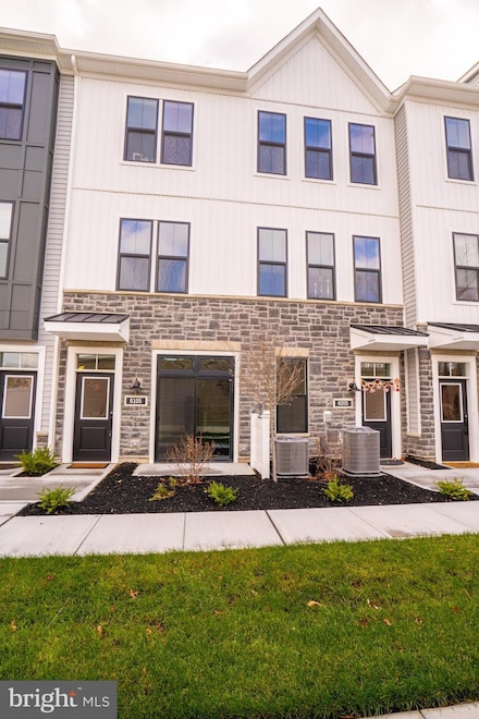 6105 Vivaldi Rd, Princeton, NJ 08540