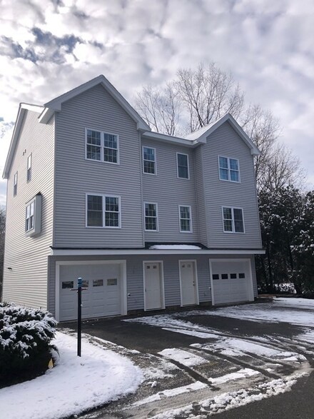35 Fredonian St Unit J, Shirley, MA 01464