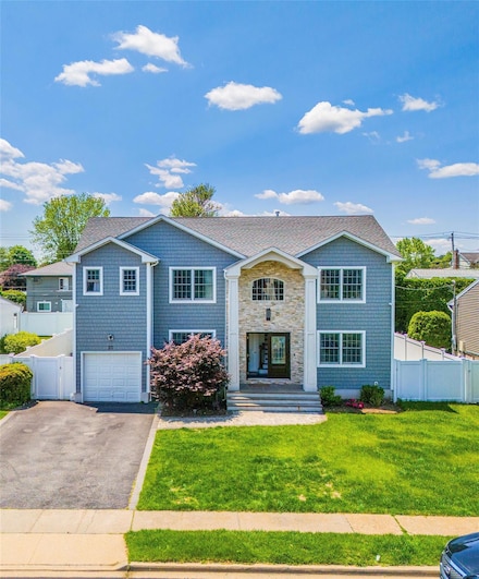 20 Frederick Dr, Plainview, NY 11803