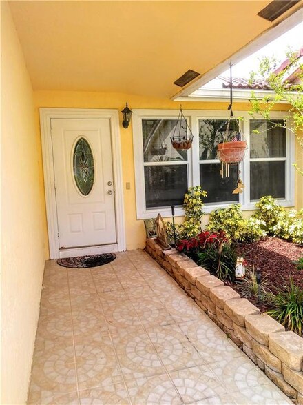 10215 NW 31st St, Coral Springs, FL 33065