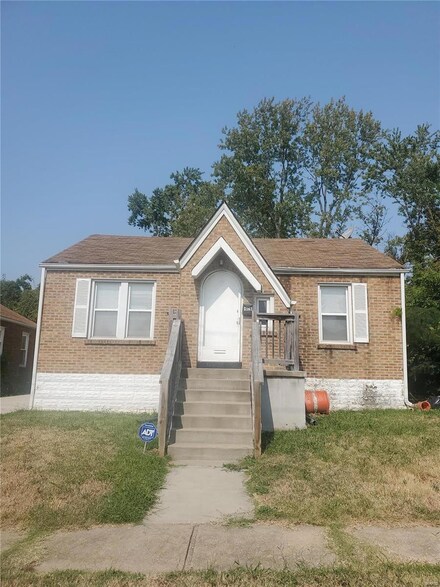 5363 Wilborn Dr, Saint Louis, MO 63136