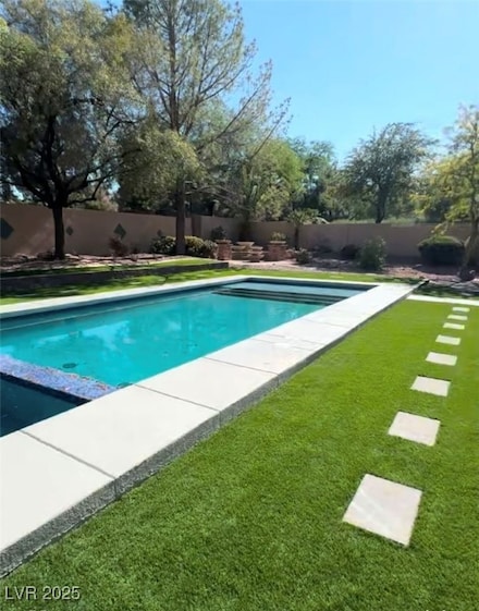 385 Glenridding St, Las Vegas, NV 89183