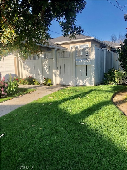 1302 Bonnie Brae St, Hermosa Beach, CA 90254