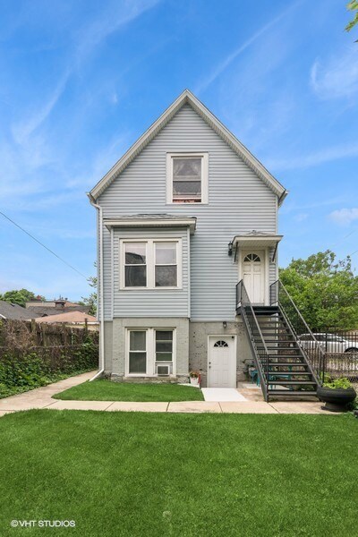 1910 N Kedzie Ave, Chicago, IL 60647
