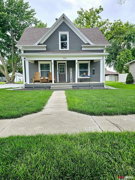 703 S Saunders Ave, Sutton, NE 68979