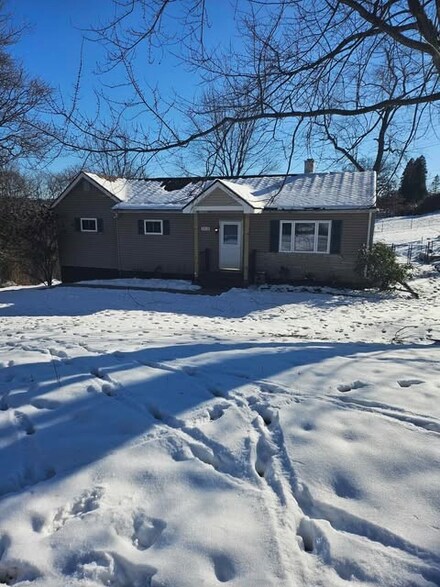 2518 Hampton Ave, Allison Park, PA 15101