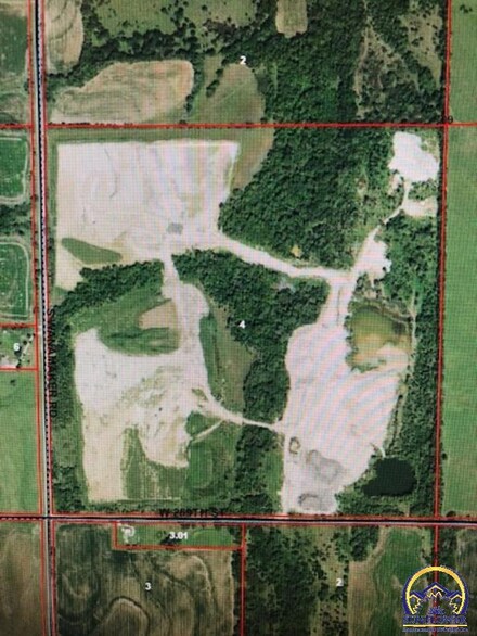 3300 W 269th St, Lyndon, KS 66451