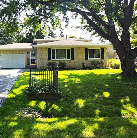 1396 Brandywine Rd, Crown Point, IN 46307
