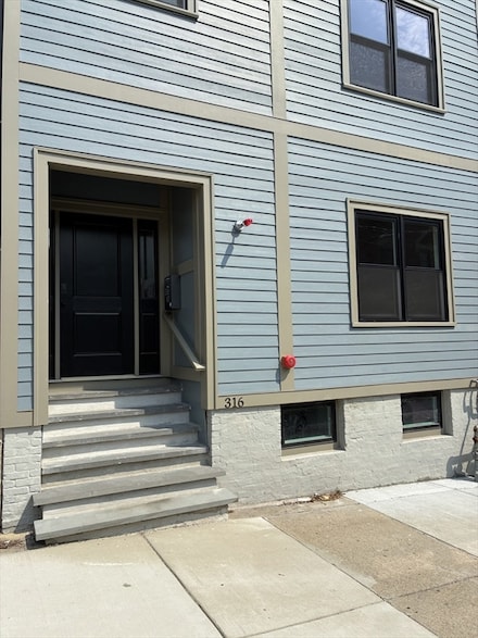 316 Princeton St Unit 2, Boston, MA 02128