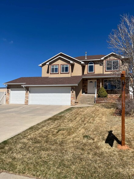 3407 Mammoth Ct, Laramie, WY 82072