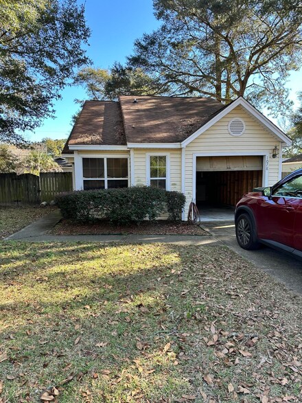 1078 Secessionville Rd, Charleston, SC 29412