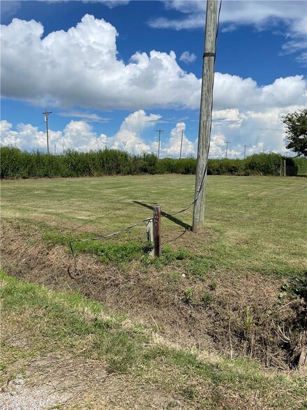 121 S Abraham St, Cameron, LA 70631