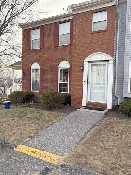 108 Berkshire Oval Unit 108, Torrington, CT 06790