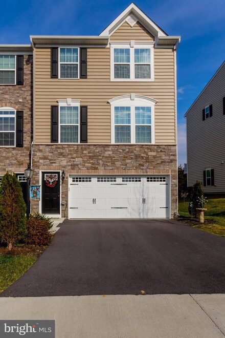 180 Trout Lily Dr, Lake Frederick, VA 22630