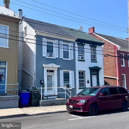 137 E Antietam St, Hagerstown, MD 21740