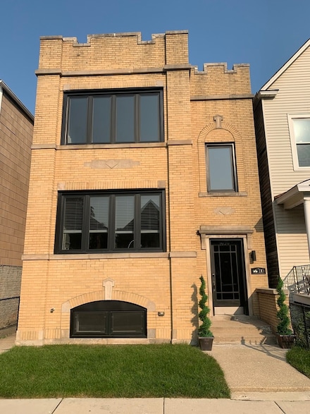 3929 N Whipple St Unit 1, Chicago, IL 60618