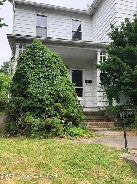 74 La Grange St, Pittston, PA 18640