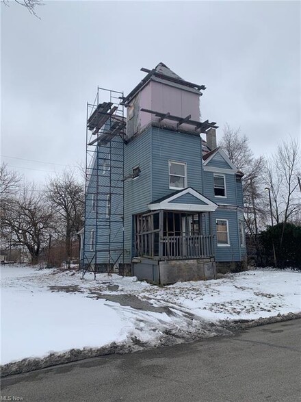 1801 E 65th St, Cleveland, OH 44103