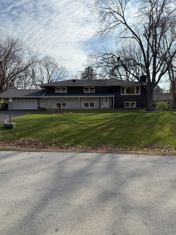 11S361 Oakwood Ave, Lemont, IL 60439
