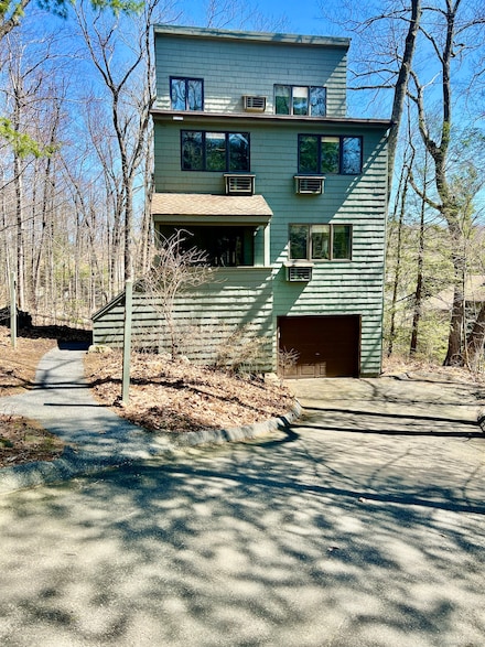 401 Trailsend Dr, Torrington, CT 06790