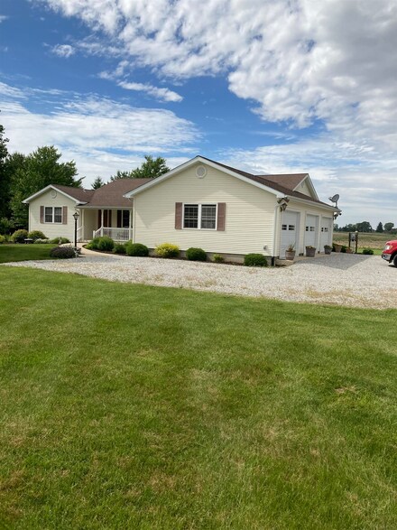 10893 W 400 N, Delphi, IN 46923