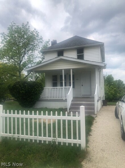 1382 Redstone Ave, Akron, OH 44310
