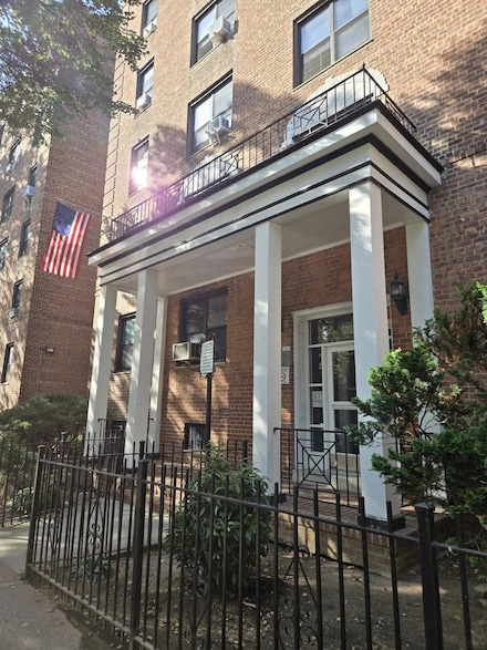 87-09 34th Ave Unit 2K, Jackson Heights, NY 11372