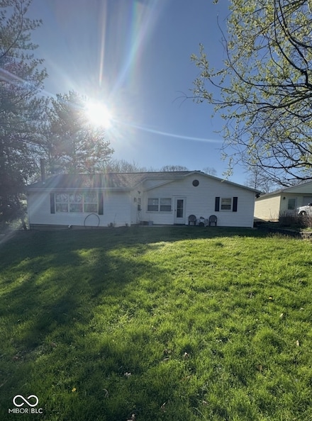 9504 E Northshore Dr, Unionville, IN 47468