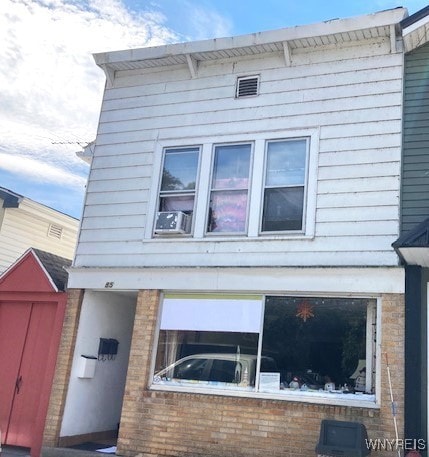 85 Main St, Akron, NY 14001