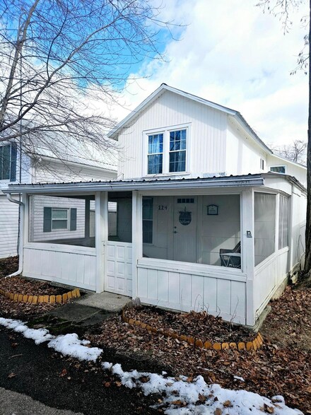 124 7th St, Lancaster, OH 43130