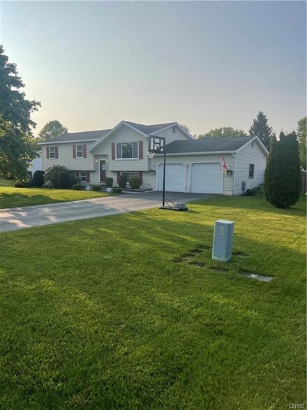 5887 Sleepy Hollow Rd, Rome, NY 13440