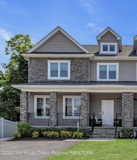 7 Regal Ct, Lakewood, NJ 08701