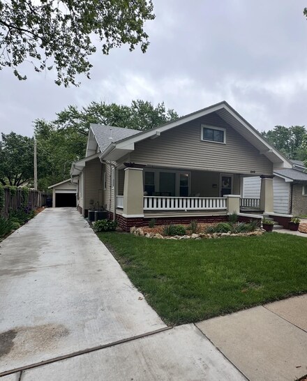 1048 N Woodrow Ave, Wichita, KS 67203