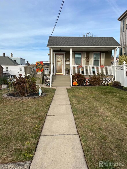 608 Brace Ave, Perth Amboy, NJ 08861
