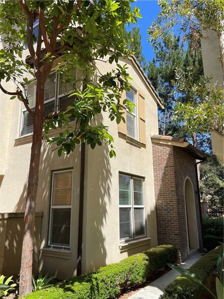 11 Tall Oak, Irvine, CA 92603
