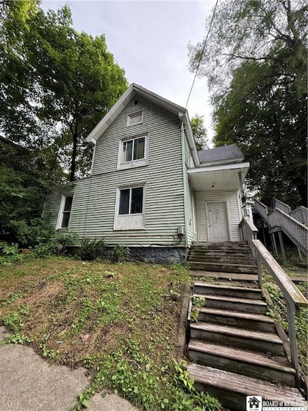 438 Winsor St, Jamestown, NY 14701