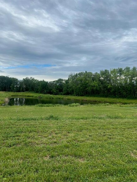 18256 Tanglewood Dr, Clive, IA 50325