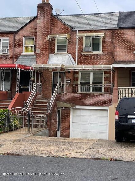 2986 Holland Ave, Bronx, NY 10467