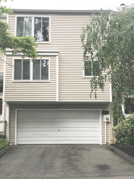 140 Shepard Ave Unit 140, Hamden, CT 06514