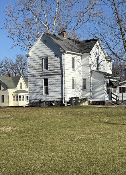 328 W Orrick St, La Plata, MO 63549